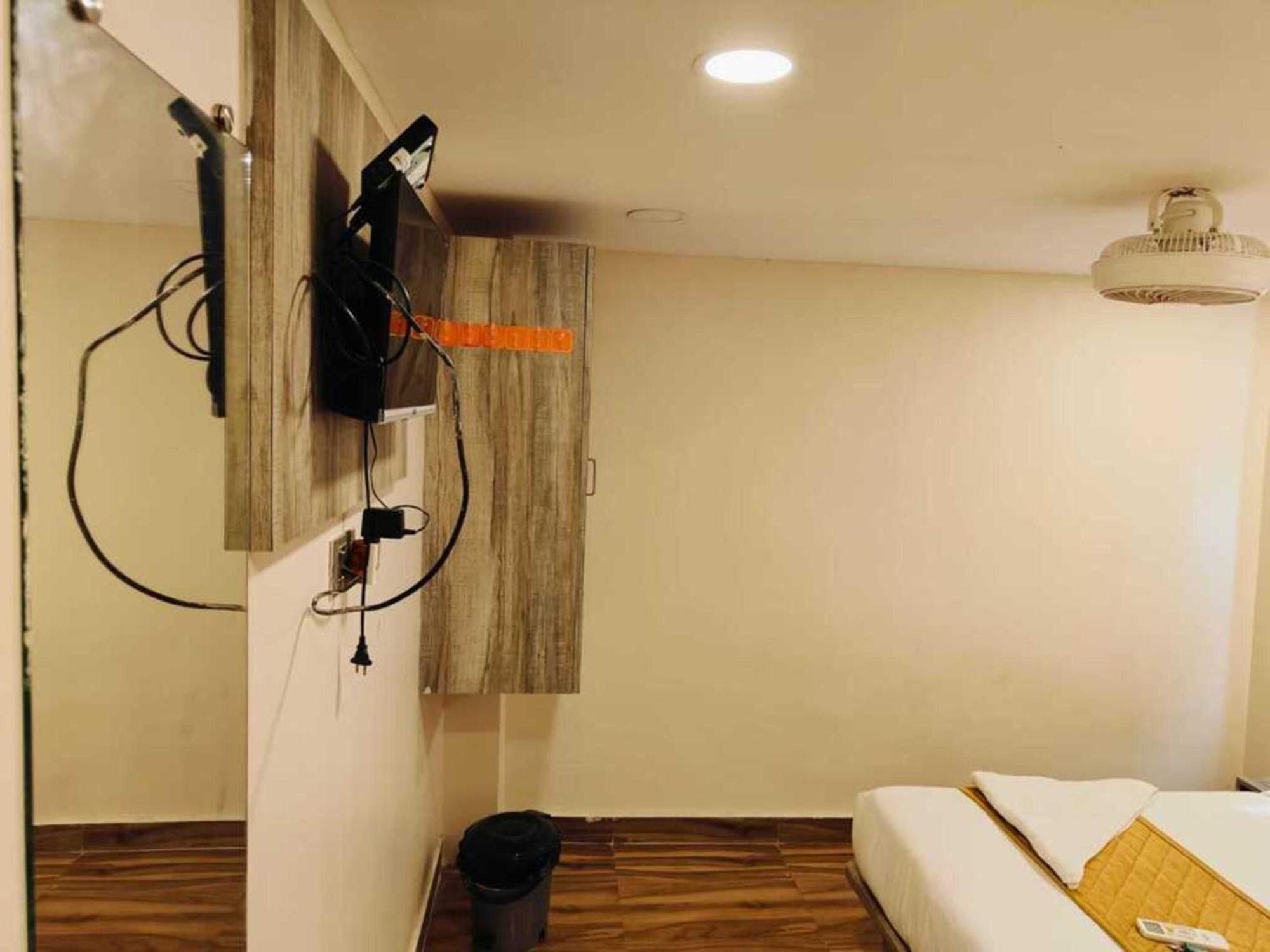 Hotel Pride Suites - Kurla West Mumbai Exteriör bild